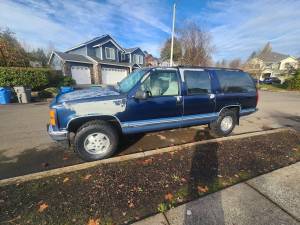 1994 Gmc Suburban 1500 4x4 runs perfect  on Craigslist