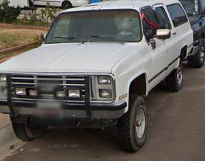 1988 GMC SUBURBAN V1500 4x4 AUTOMATIC  on Craigslist