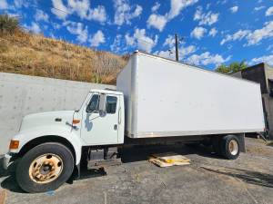 2000 International Box Truck  on Craigslist
