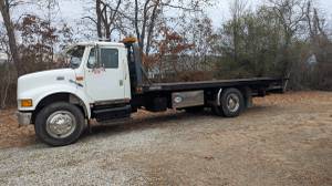 1999 International 4700 rollback  on Craigslist