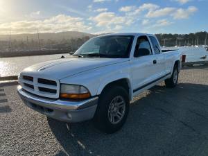 2003 dodge dakota slt 4.7 magnum  on Craigslist