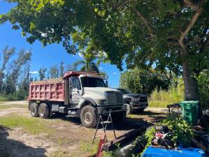 international dump truck  on Craigslist