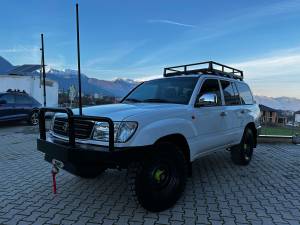 Toyota Land Cruiser Hzj 105 4.2D  on Craigslist