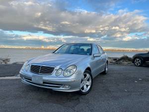 2004 Mercedes Benz E500 1 owner 85,000 miles  on Craigslist
