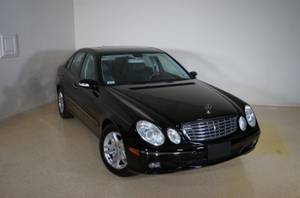 2006 MERCEDES E350 ONE OWNER EXTREMELY CLEAN & DEALER MAINTAINED CAR  on Craigslist