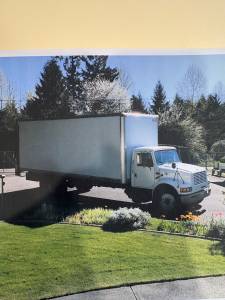 International Box Truck with Lift  on Craigslist