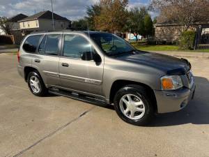 One Owner 2005 GMC Envoy SLE Garage Kept  on Craigslist
