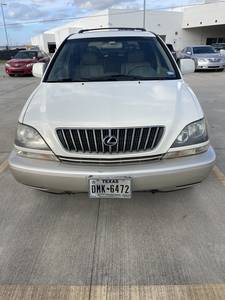 2000 Lexus RX 300 all wheel drive  on Craigslist