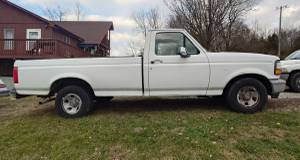 1993 Ford F-150 4.9L/300ci inline, 5-speed manual RWD  on Craigslist