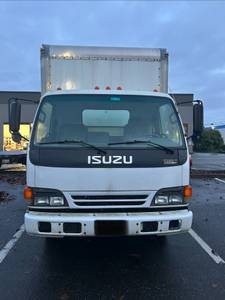 2005 ISUZU NPR Box Truck  on Craigslist