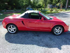 2003 TOYOTA MR2 SPYDER CONVERTIBLE  on Craigslist