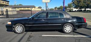 2006  Lincoln Town Car Executive * 163K Miles  on Craigslist