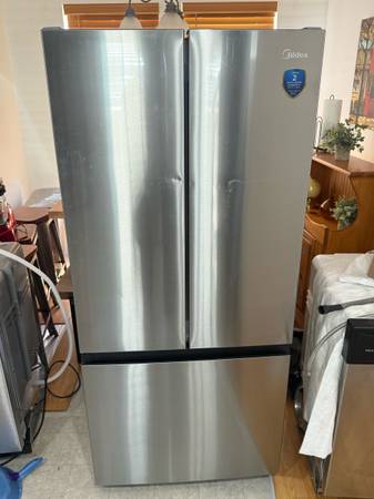 Used Midea French Door Stainless Steel Refrigerator – Bottom Freezer –Works Great — $200 in Logan