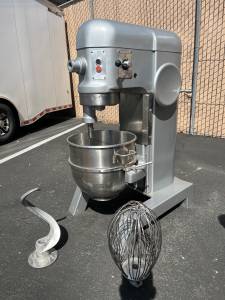 Used Hobart mixer h600 1 phase — $5,500 in Inland Empire