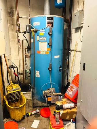Used Water heater commercial restaurant equipment — $2,600 in Detroit Metro