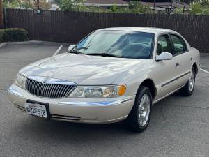 1999 Lincoln Continental  on Craigslist